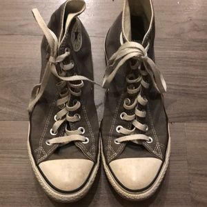 Gray Converse All Stars Chuck Taylor’s
